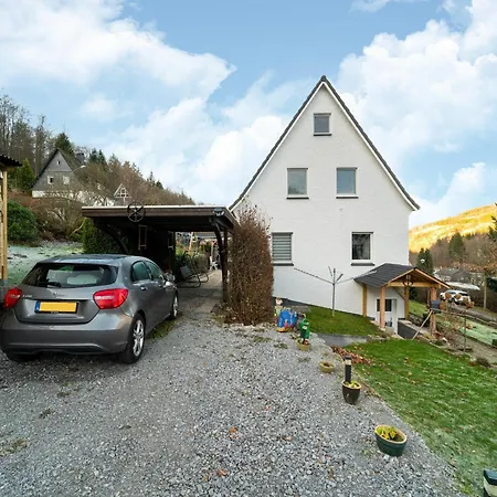 Mountain-view Vakantiehuis Brilon-Wald